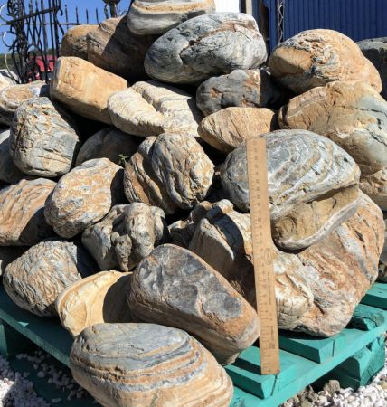 Купить Валун мигматит 200-300 на сайте интернет-магазина Евсей с доставкой по Московской области, в города Павловский Посад, Электросталь, Ногинск, Дрезна, Ликино-Дулево, Орехово-Зуево, Куровское