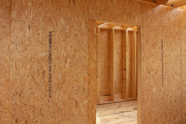 Лист ОСП (OSB) Калевала-ЭкоДом 9 мм 1250x2500 мм купить в магазине стройматериалов Евсей Павловский Посад с доставкой по Московской области, в города Павловский Посад, Электросталь, Дрезна, Ликино-Дулево, Орехово-Зуево, Лист ОСП (OSB) Калевала-ЭкоДом 9 мм 1250x2500 мм каталог стройматериалов евсейстрой, заказ Лист ОСП (OSB) Калевала-ЭкоДом 9 мм 1250x2500 мм на сайте с доставкой 