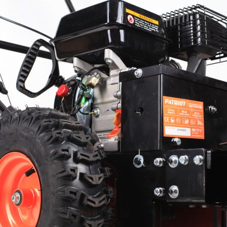 Снегоуборщик подметальная машина PATRIOT PRO 777 S  бензиновый купить в магазине стройматериалов Евсей Павловский Посад с доставкой по Московской области, в города Павловский Посад, Электросталь, Дрезна, Ликино-Дулево, Орехово-Зуево, Снегоуборщик подметальная машина PATRIOT PRO 777 S  бензиновый каталог стройматериалов евсейстрой, заказ Снегоуборщик подметальная машина PATRIOT PRO 777 S  бензиновый на сайте с доставкой 